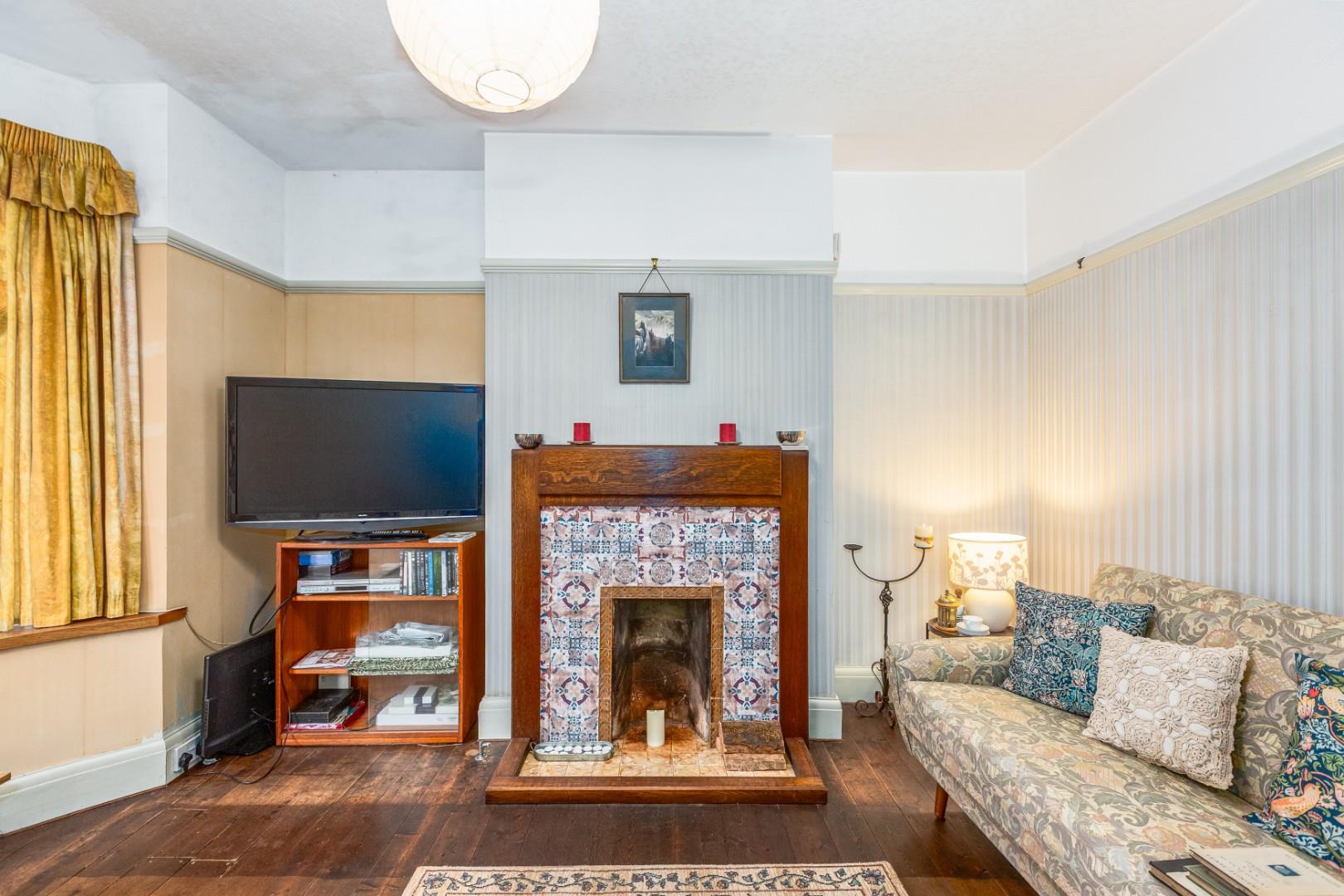 Bishopston Road, Bishopston, Swansea, SA3 3EH